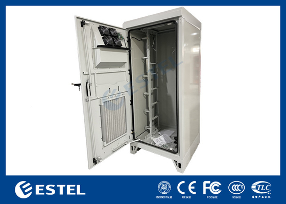 Buitenapparatuurkasten geïntegreerd met rechtgeversysteem en intelligent ventilatiesysteem