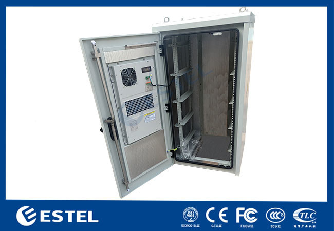 20U Capaciteit Buiten Telecom Behuizing gegalvaniseerd staal enkele wand met warmte-isolatie voor paal gemonteerd