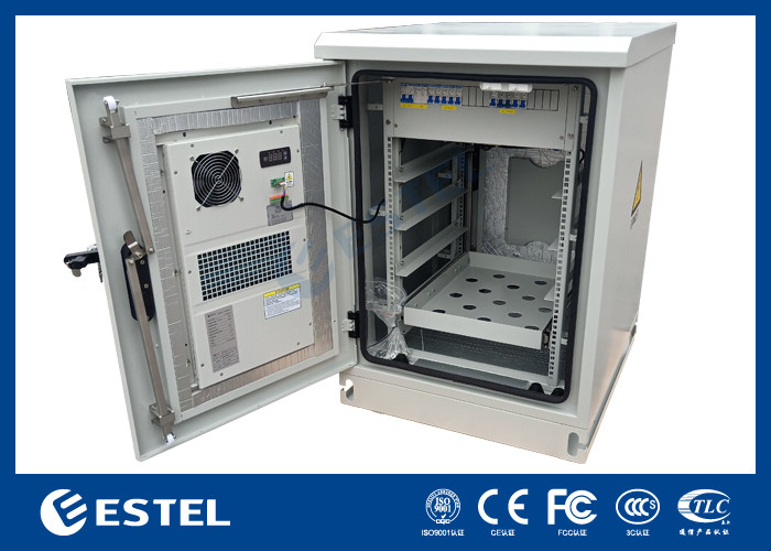 Vloer gemonteerd 19 inch rek met dubbele deuren en airconditioner voor buiten telecom kast